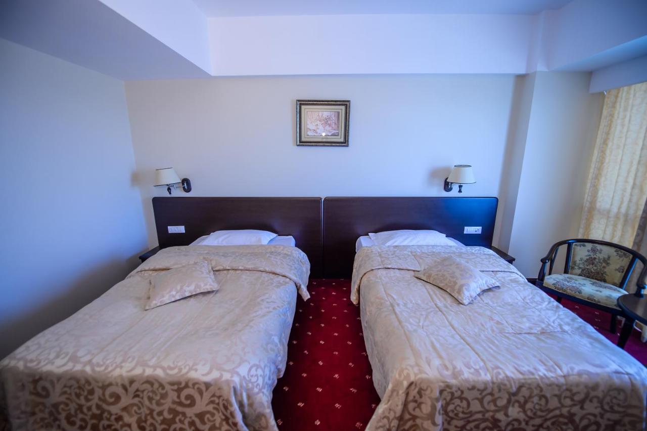 Hotel Esplanada Тулча Экстерьер фото