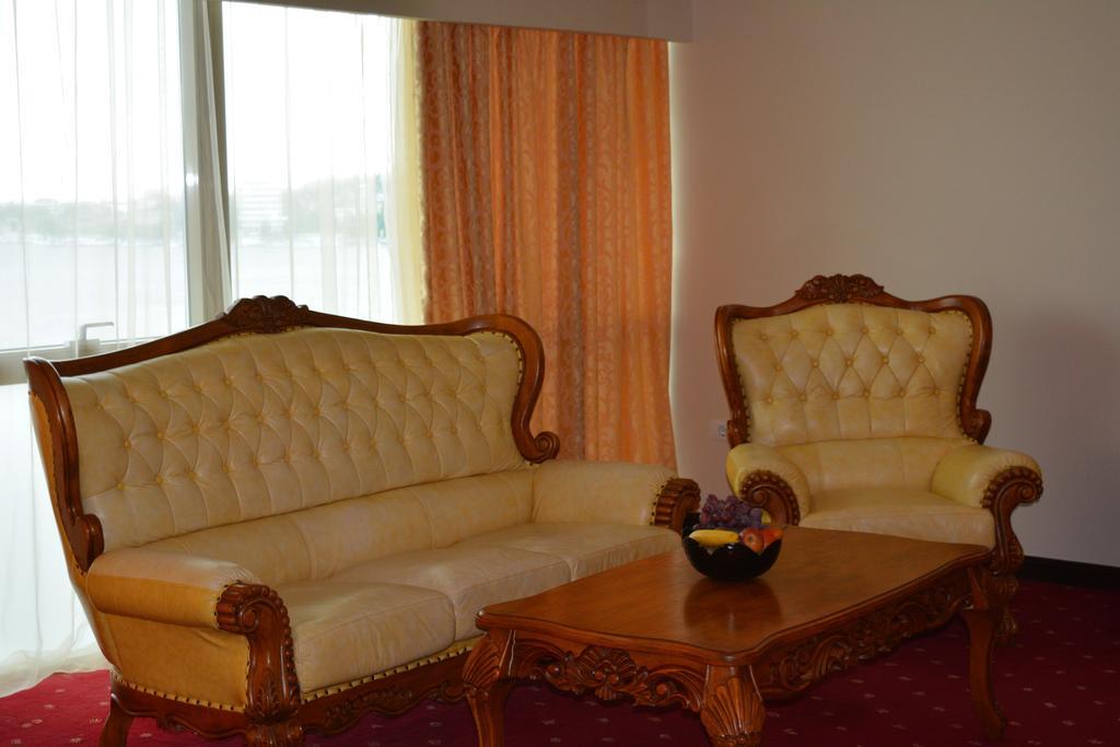 Hotel Esplanada Тулча Экстерьер фото