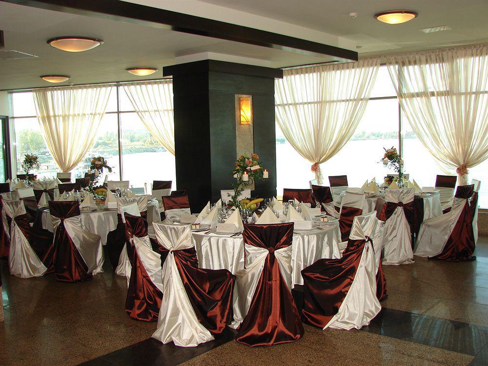 Hotel Esplanada Тулча Экстерьер фото